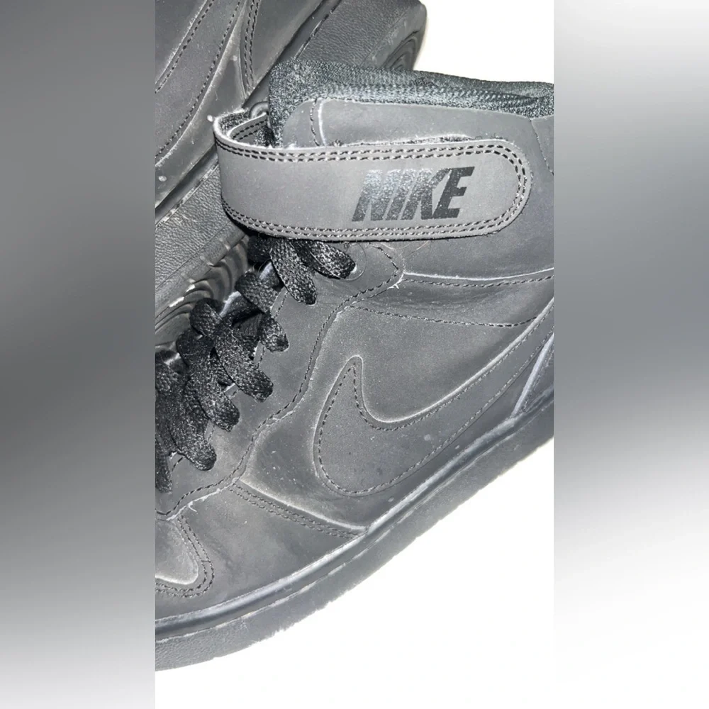 Nike Men's Black High-Top Sneakers with Strap